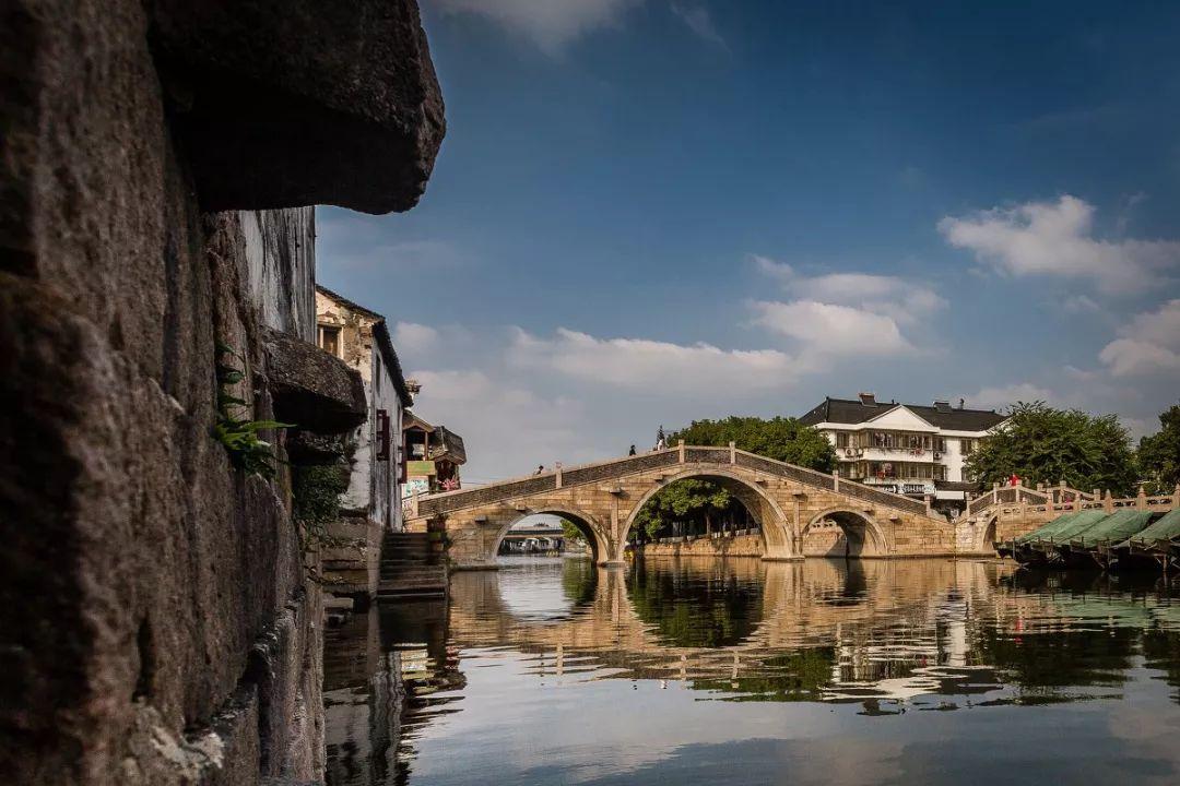 逃出白海豹洞